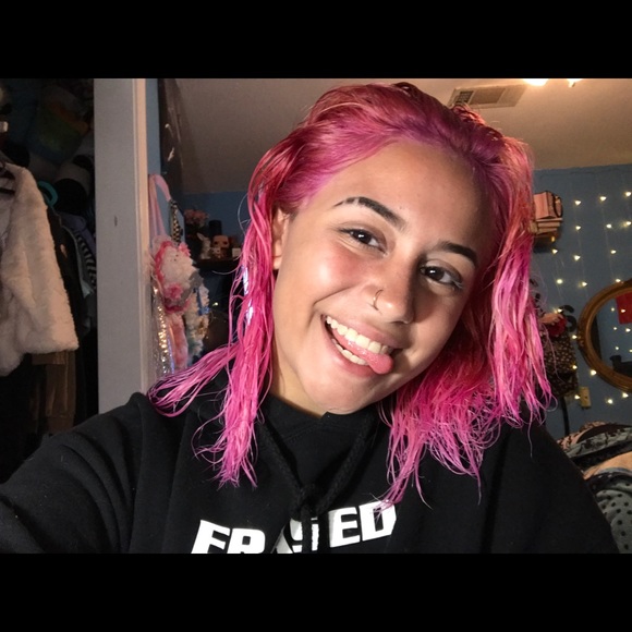 Meet your Posher, Trinity - Picture 1 of 1